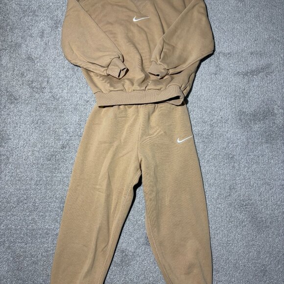 Tan Nike Boys Sweat Set Size 7 - Picture 3 of 3